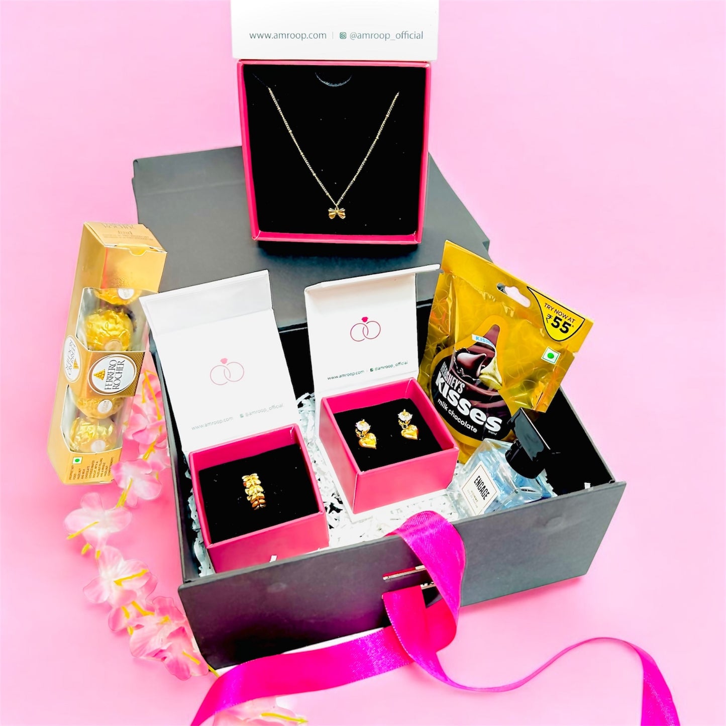 Heartfelt Glamour Jewelry Gift Hamper for Unforgettable Moments