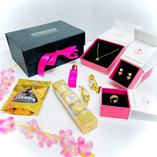 Heartfelt Glamour Jewelry Gift Hamper for Unforgettable Moments