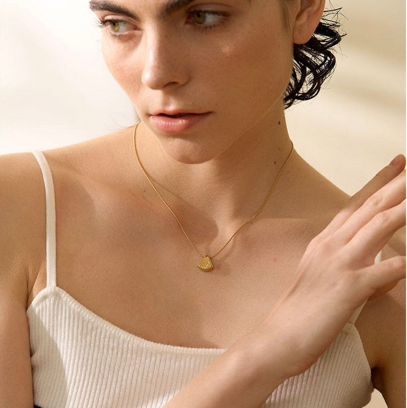 Shell Love - Anti Tarnish 18K Gold Plated Necklace