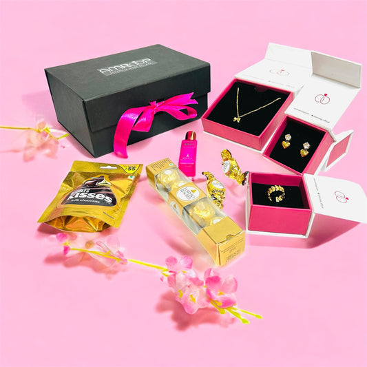 Heartfelt Glamour Jewelry Gift Hamper for Unforgettable Moments