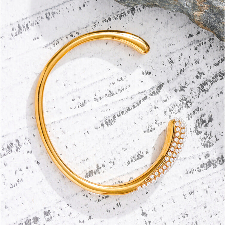 Elegant Pearl Cuff Bracelet - 18K Gold Plated