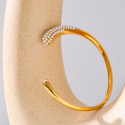 Elegant Pearl Cuff Bracelet - 18K Gold Plated