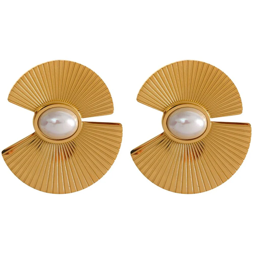 Pearl Flowers - Anti Tarnish 18k Gold Plated earrings