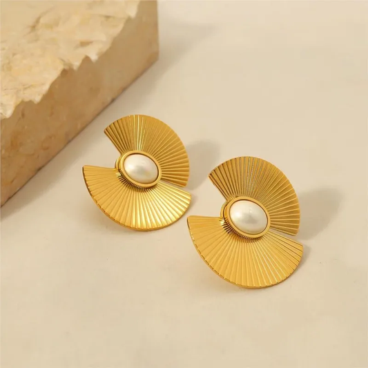 Pearl Flowers - Anti Tarnish 18k Gold Plated earrings